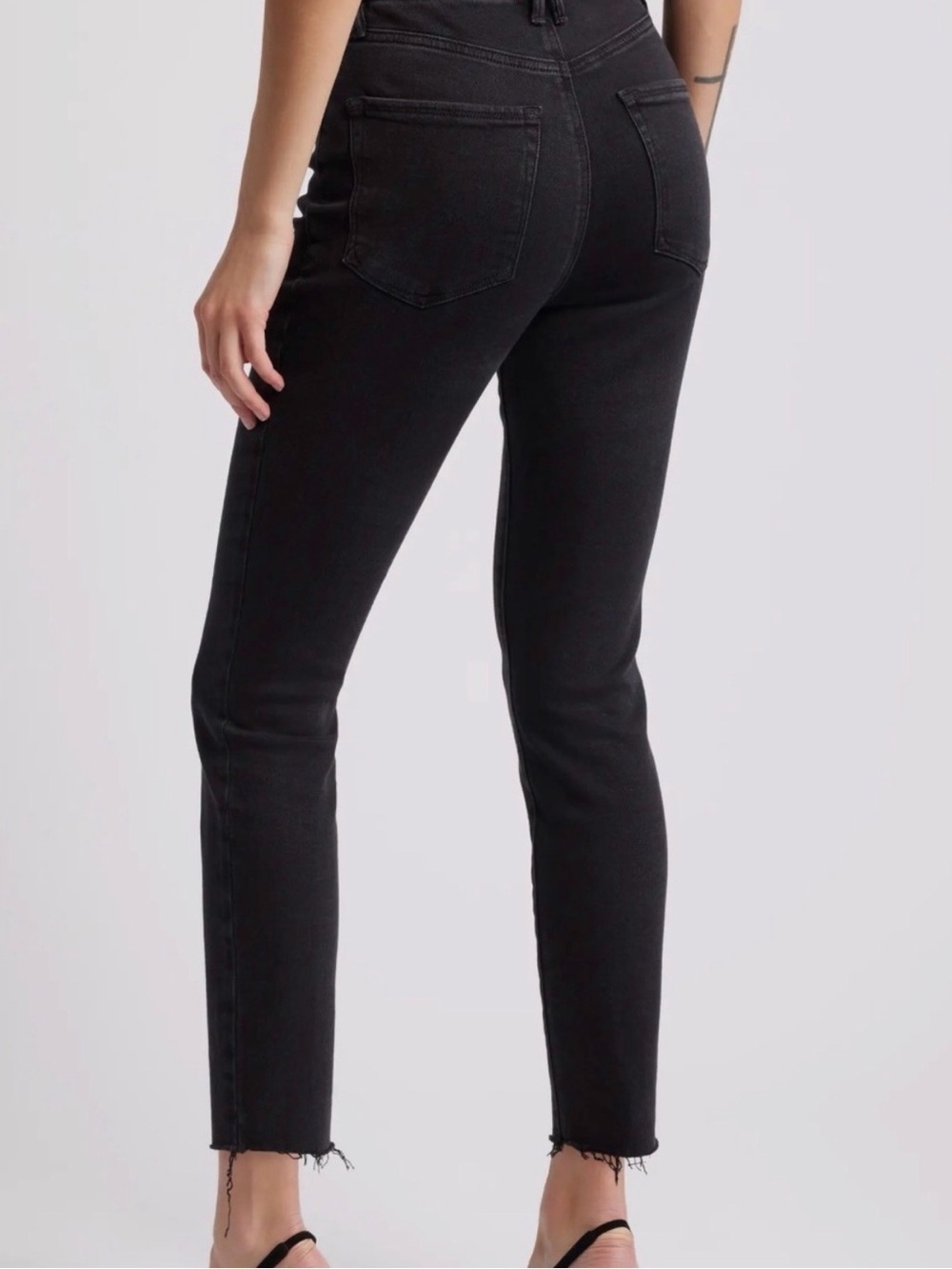 Good American Good Waist Raw Hem Cropped Skinny Jeans sz 12/31 black